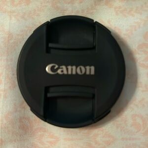 Canon Black Snap-On Lens Cap with Center Pinch
